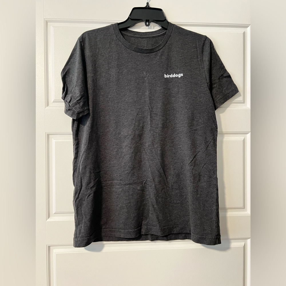 Medium Men’s Birddog Dark Grey with blue Tshirt